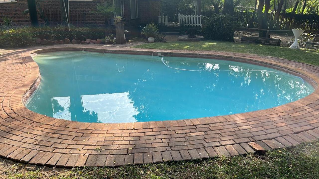 Chalet 4 At Cynthias Country Hartbeespoort Exterior foto